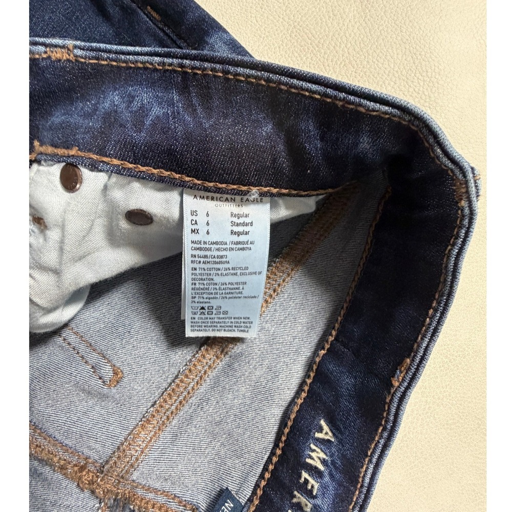 American Eagle Curvy Super High-Rise Flare Jeans Dark Wash Size 6 Regular 26 - Picture 9 of 11